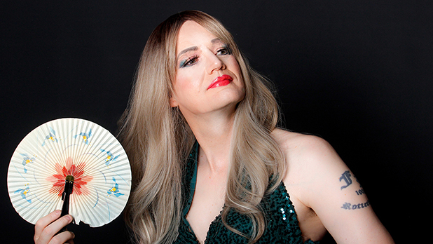 Vier je ware zelf: Een makeover fotoshoot voor transmannen